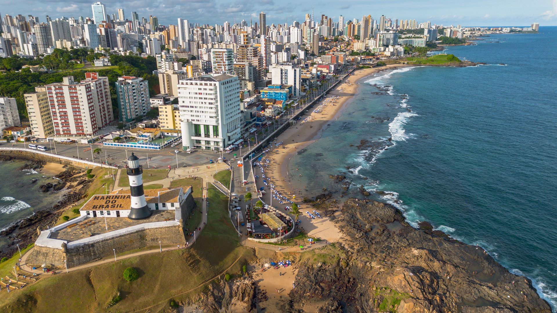 Profissional comparando coberturas de plano de saúde em salvador-ba,  ValConsultora Equipe de Venda Digital  de Convêios Médicos 71-99986-9102