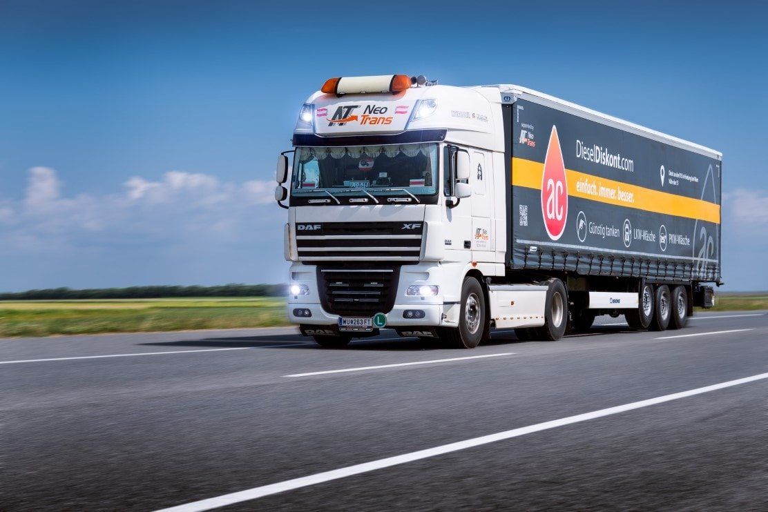 LKW mit ac Logo
