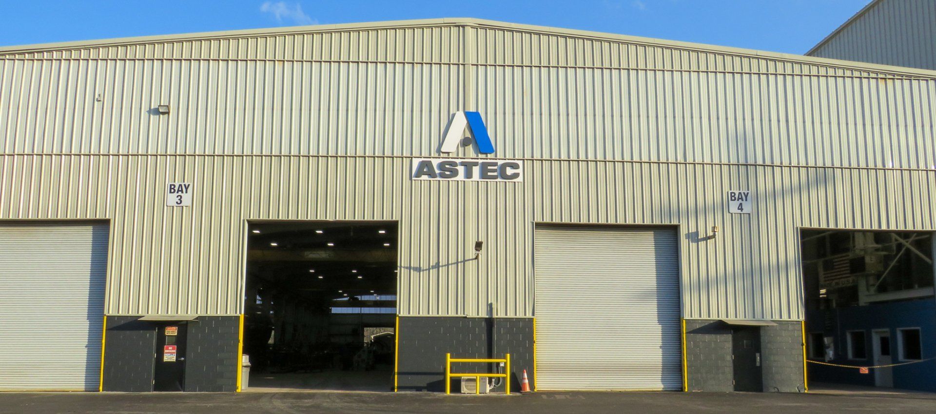 A large building with the word 48tec on it