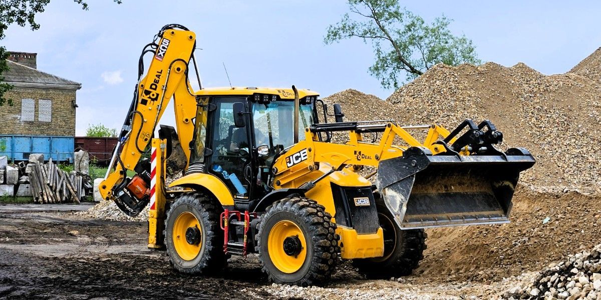 Universālā pašizgāzēja noma (JCB 5CXW15H5WA) 