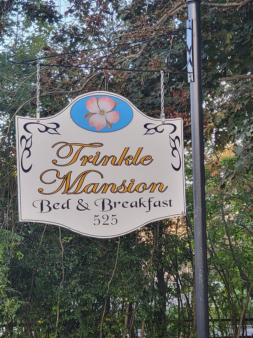 trinkle-mansion-sign