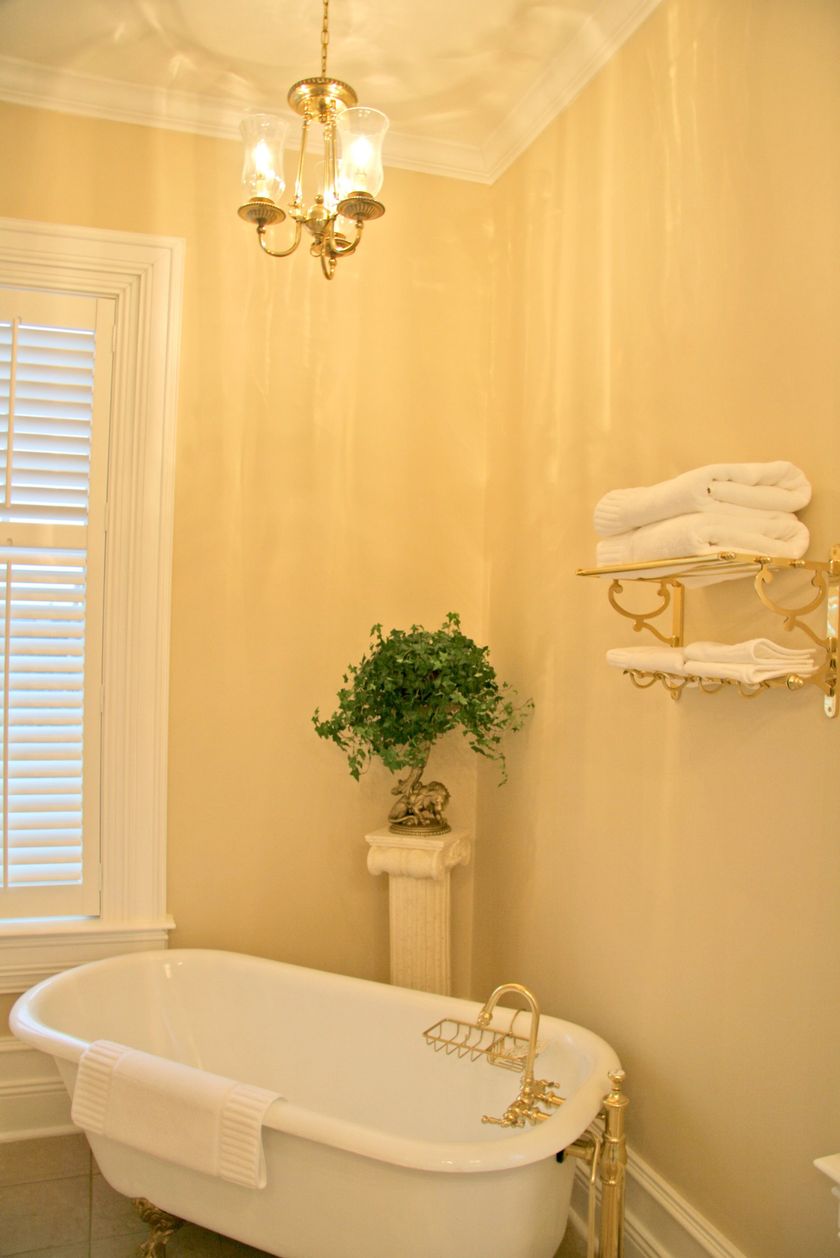 monroe-bath