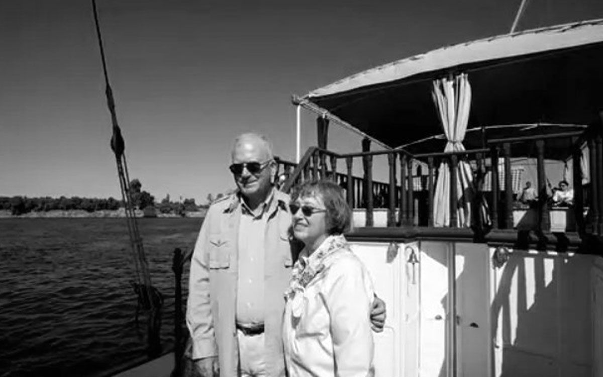 Dr. Kent Weeks with wife on Dahabiya Kigfisher