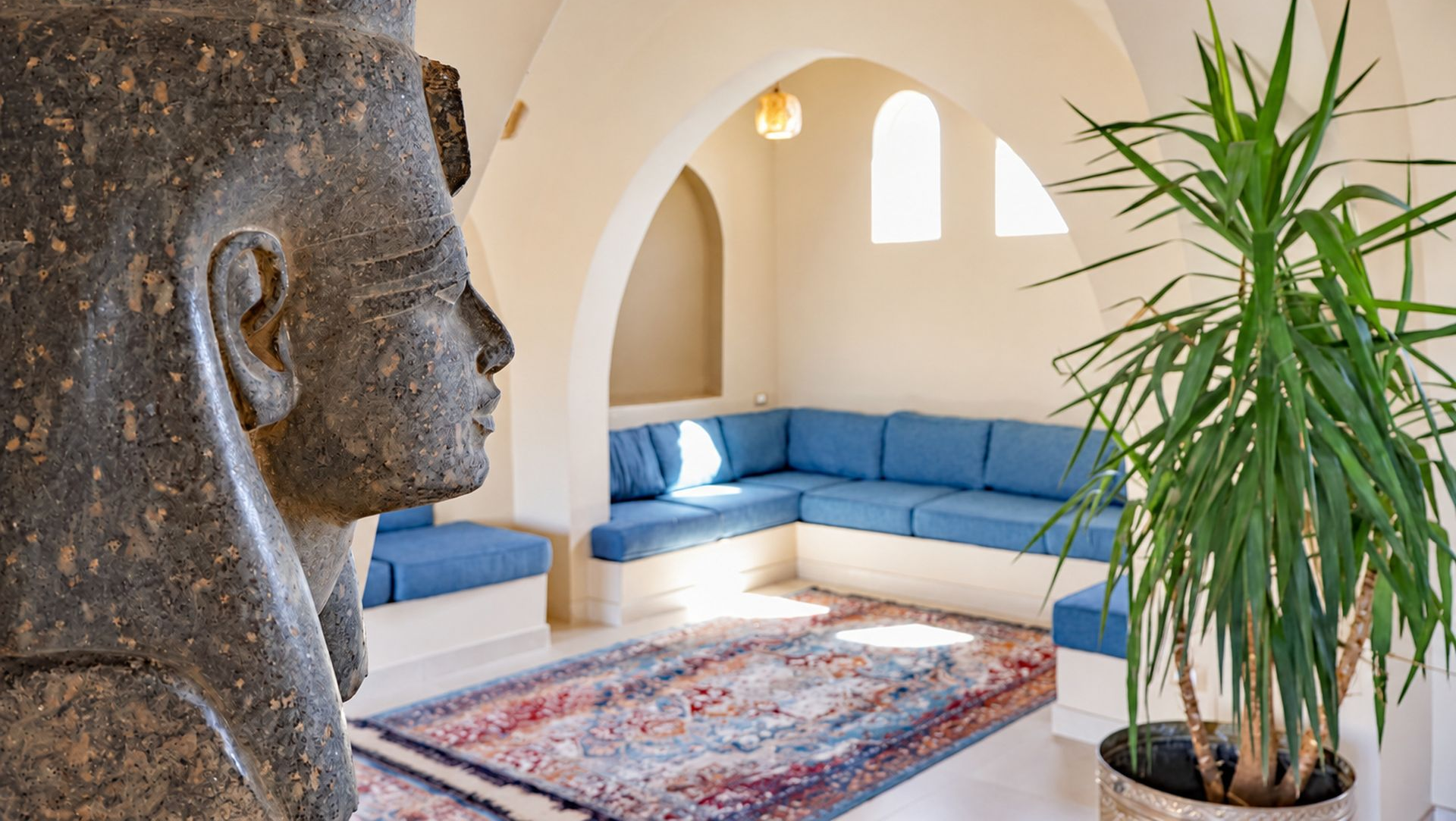 Common lounge at Malkata House