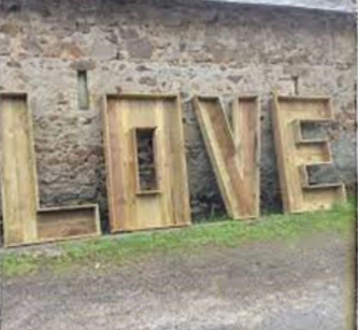 Location de lettre LOVE