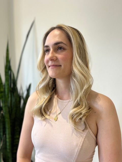Woman with blonde balayage hair