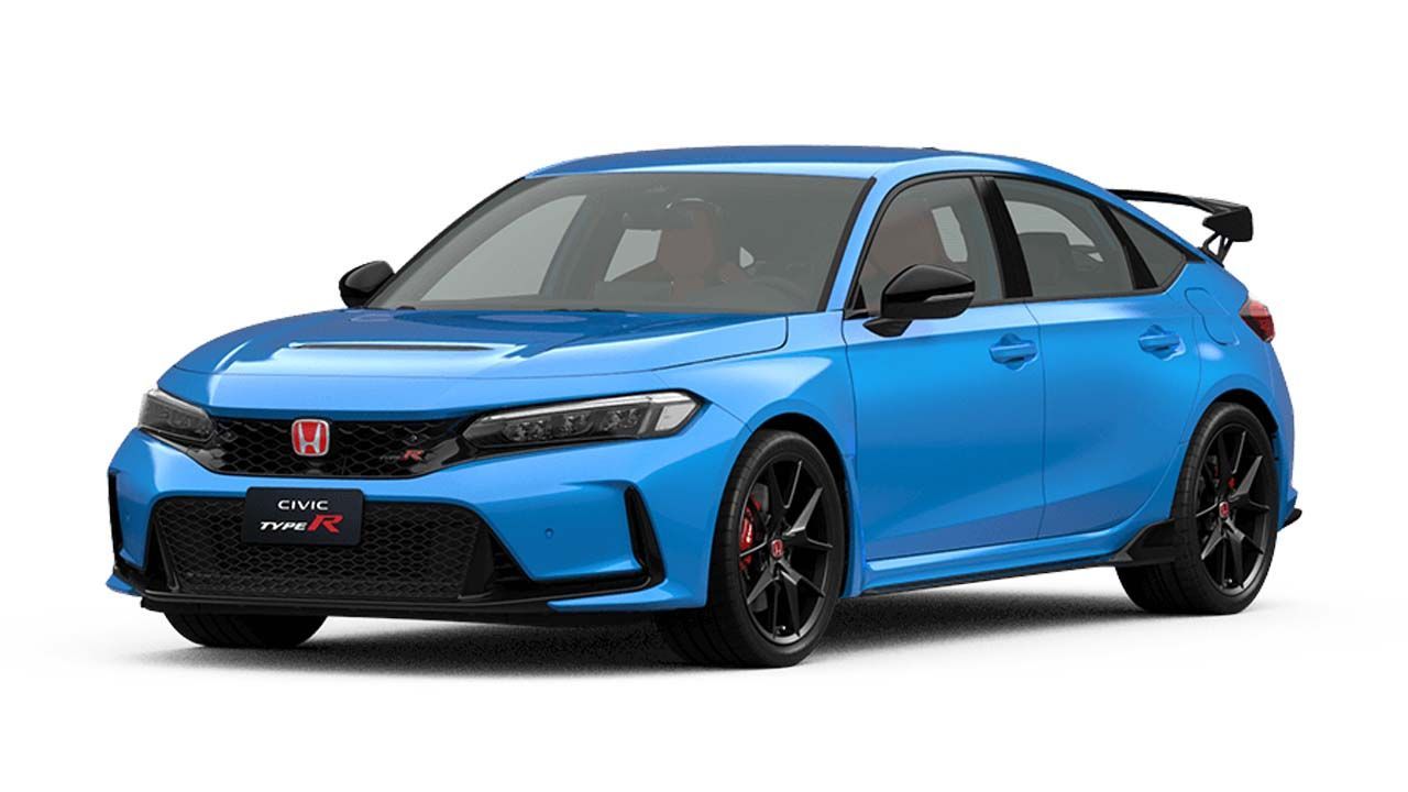 Sedã esportivo azul brilhante com rodas pretas, mostrado em vista frontal de três quartos sobre um fundo branco.