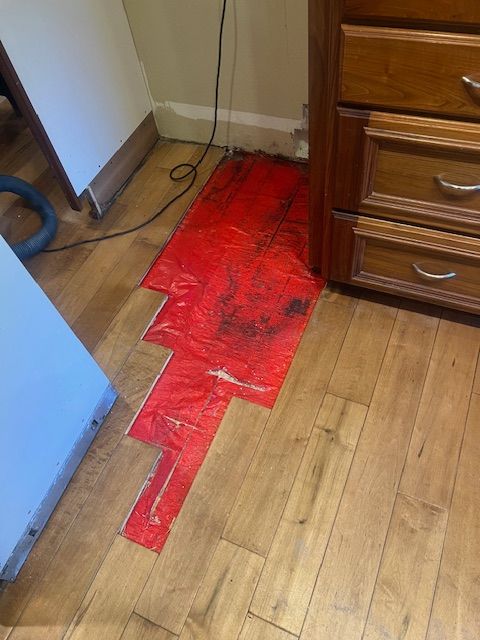 Laminate floor plank replacement and restoration work