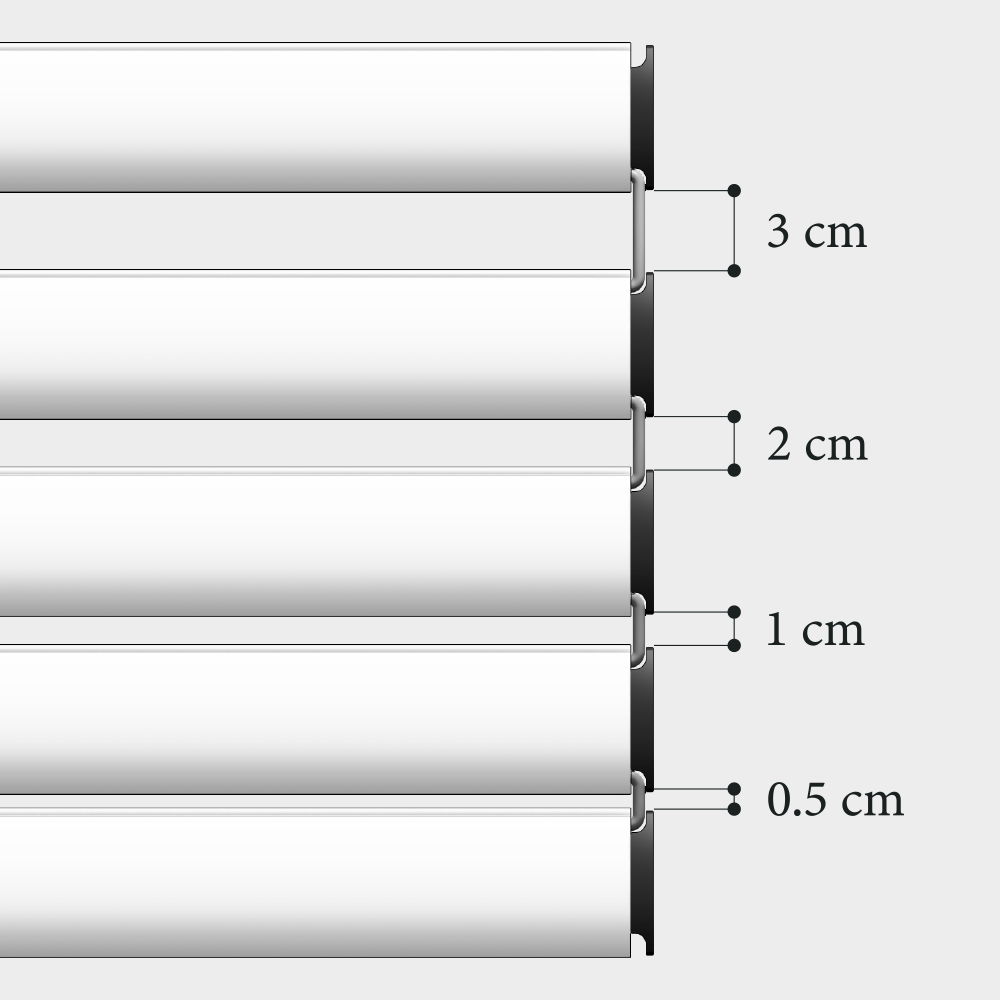 Tende bianche con misure di spaziatura: 3 cm, 2 cm, 1 cm e 0,5 cm.