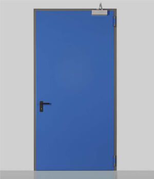 Porta blu con maniglia scura e cornice argentata, montata su una parete bianca.