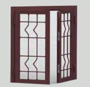 Finestra marrone con barre decorative nere, un pannello aperto.