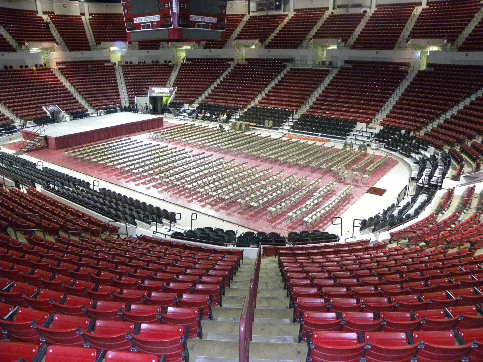 gym fixed seats