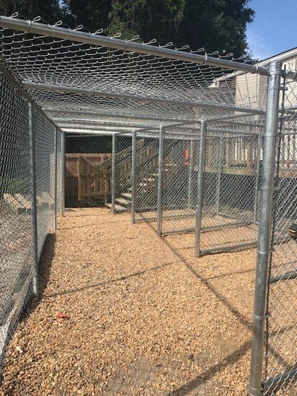 Outdoor dog kennel run