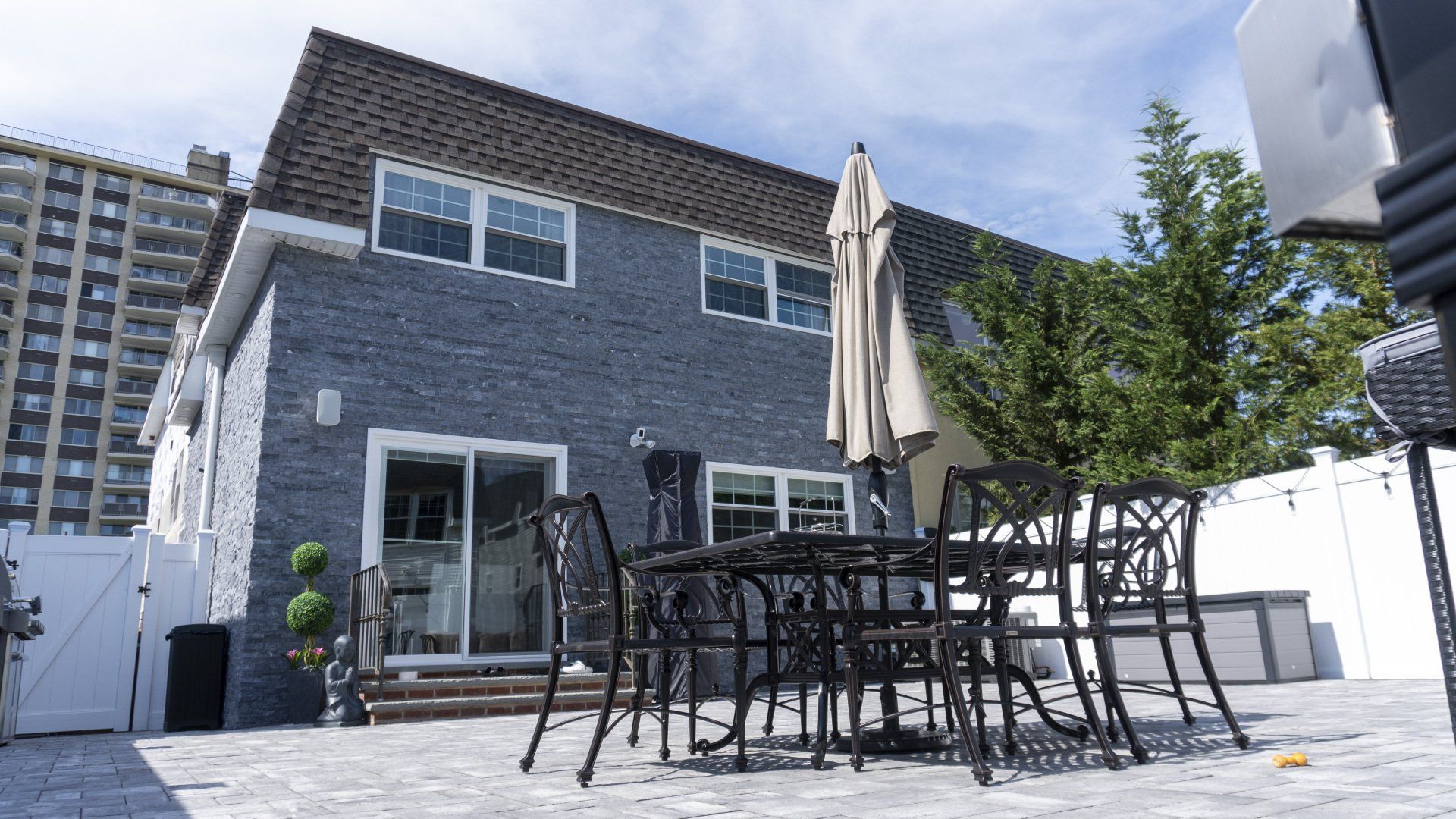Beautiful Dining Set Outside The House — Queens, NY — Dean Masonry Supply