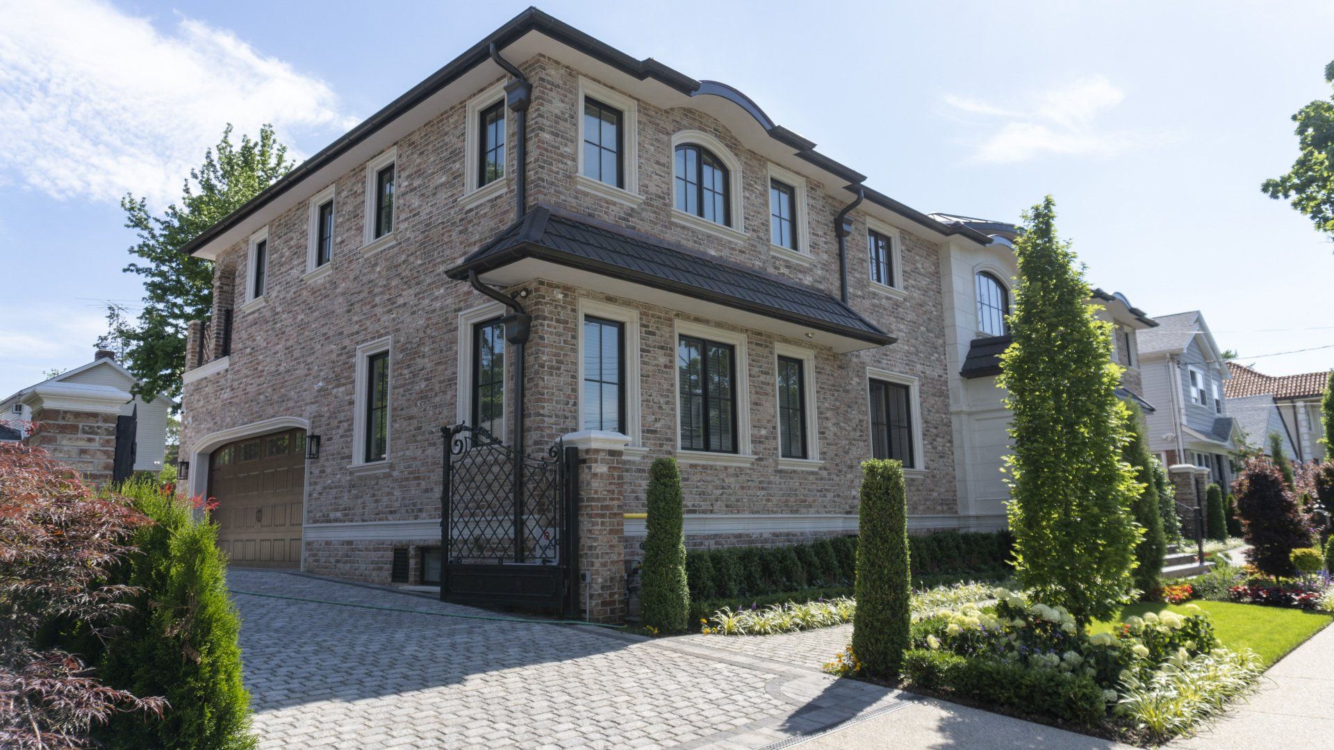 Brick House — Queens, NY — Dean Masonry Supply