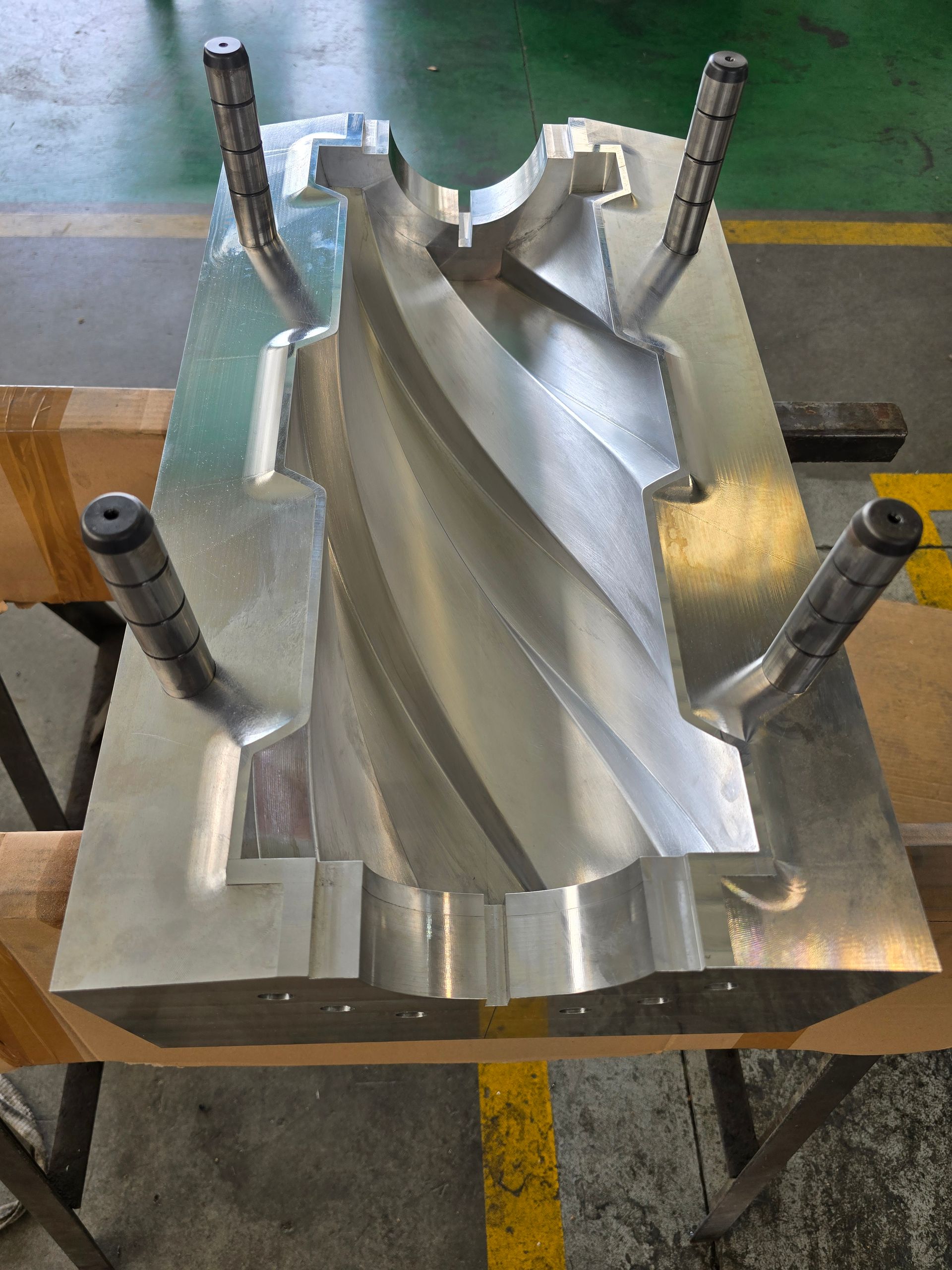 Stampo per gomma realizzato con fresatura CNC di precisione - La.Ro.Mo. S.r.l.
