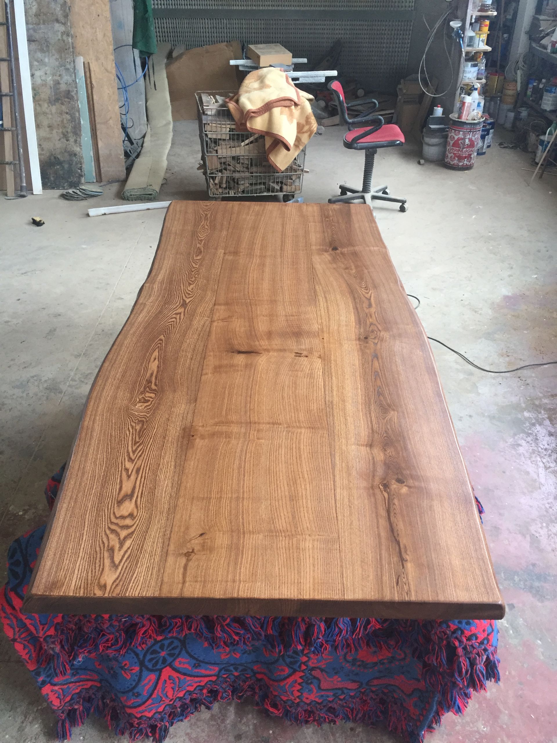 tavolo in legno antico di recupero
