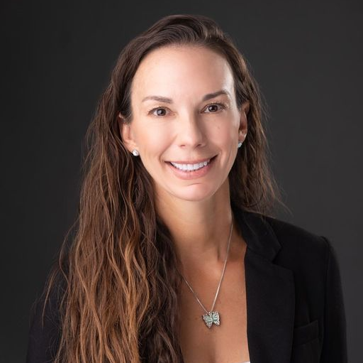 Head shot of Julie Shartle.