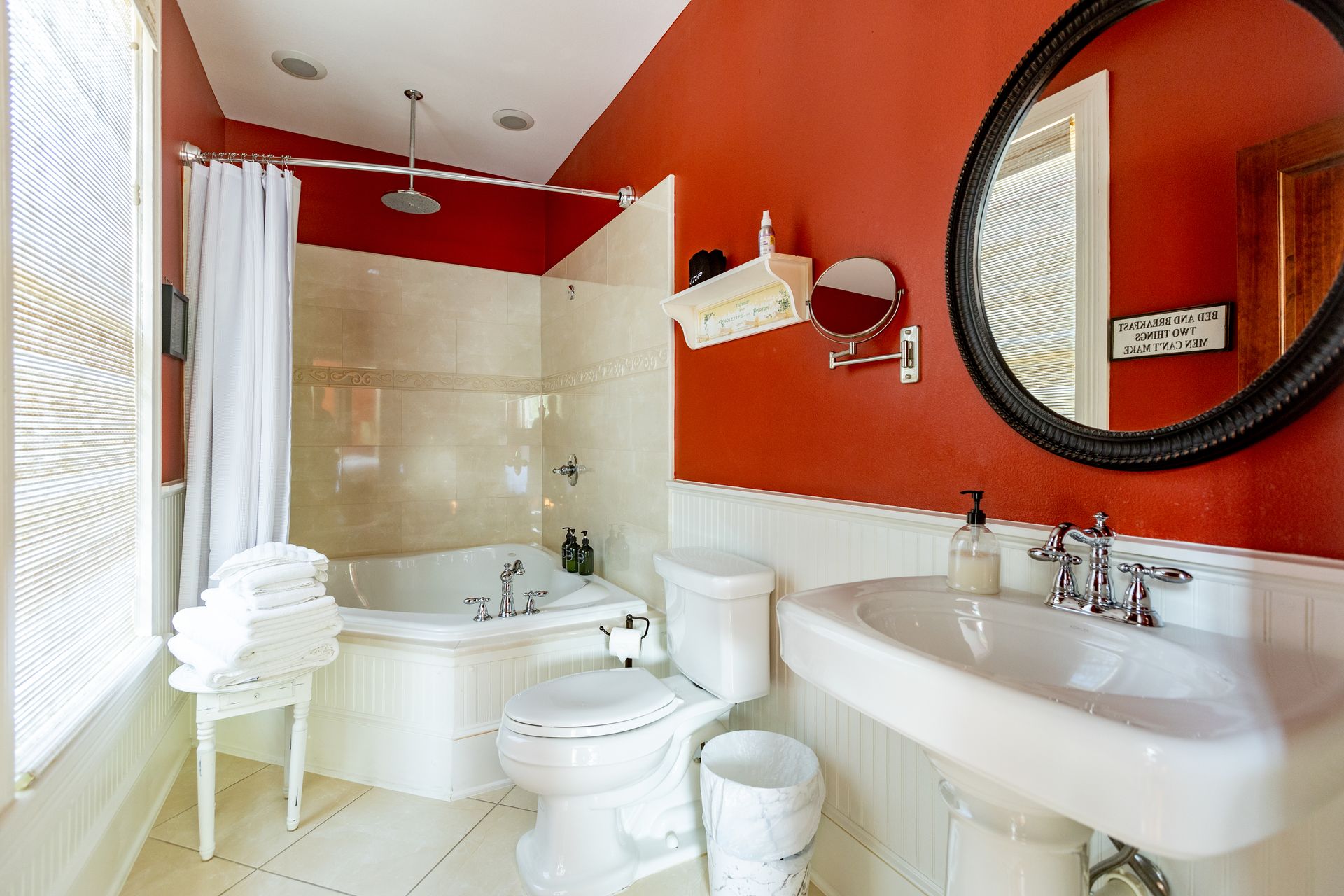 Anticipation Room at Camellia Rose Inn