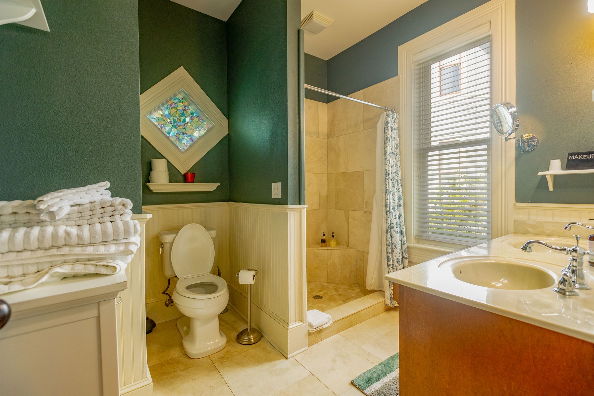 Camellia Rose Room at Camellia Rose Inn