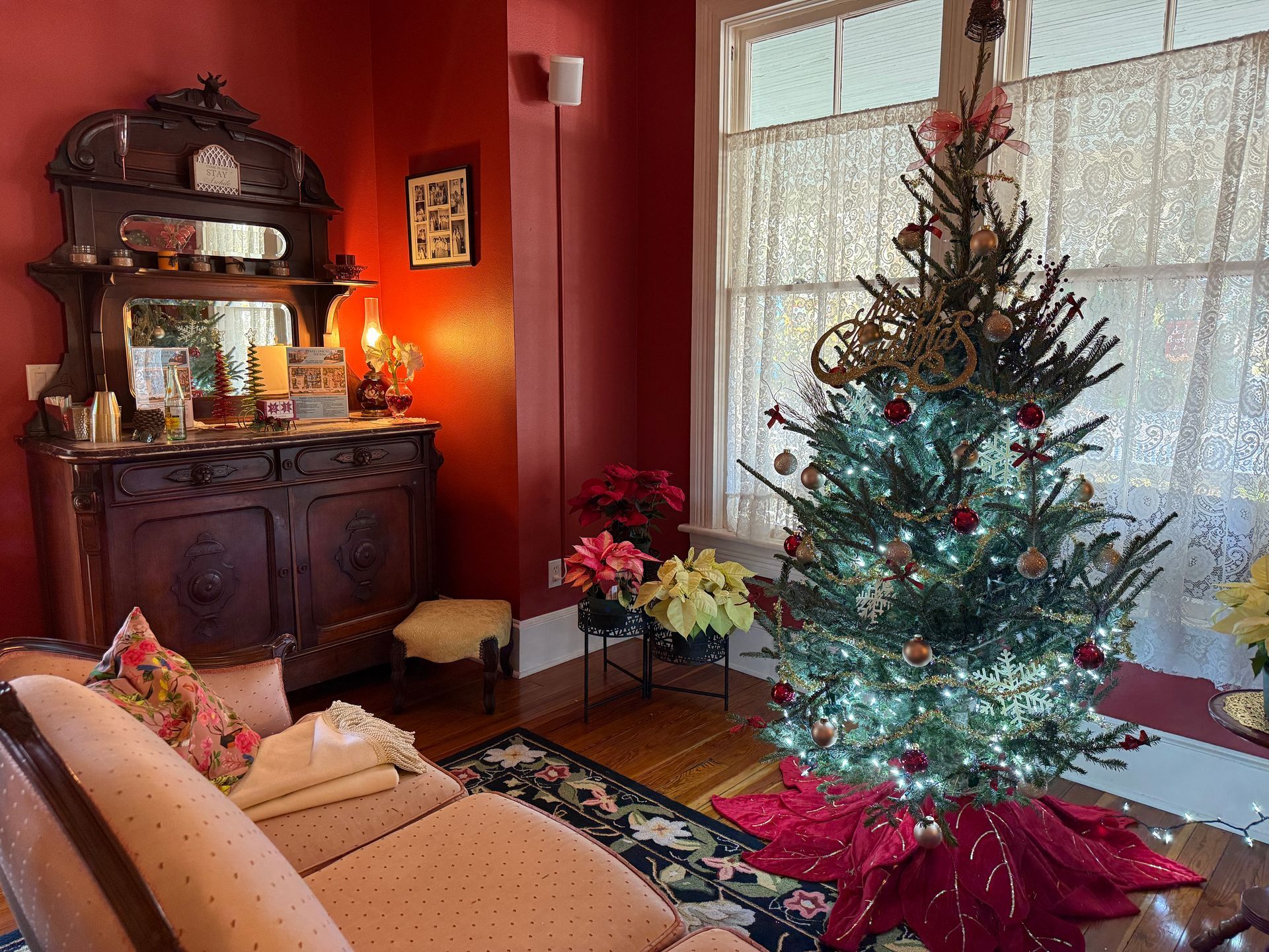 Christmas tree decorated at The Camellia Rose Inn.