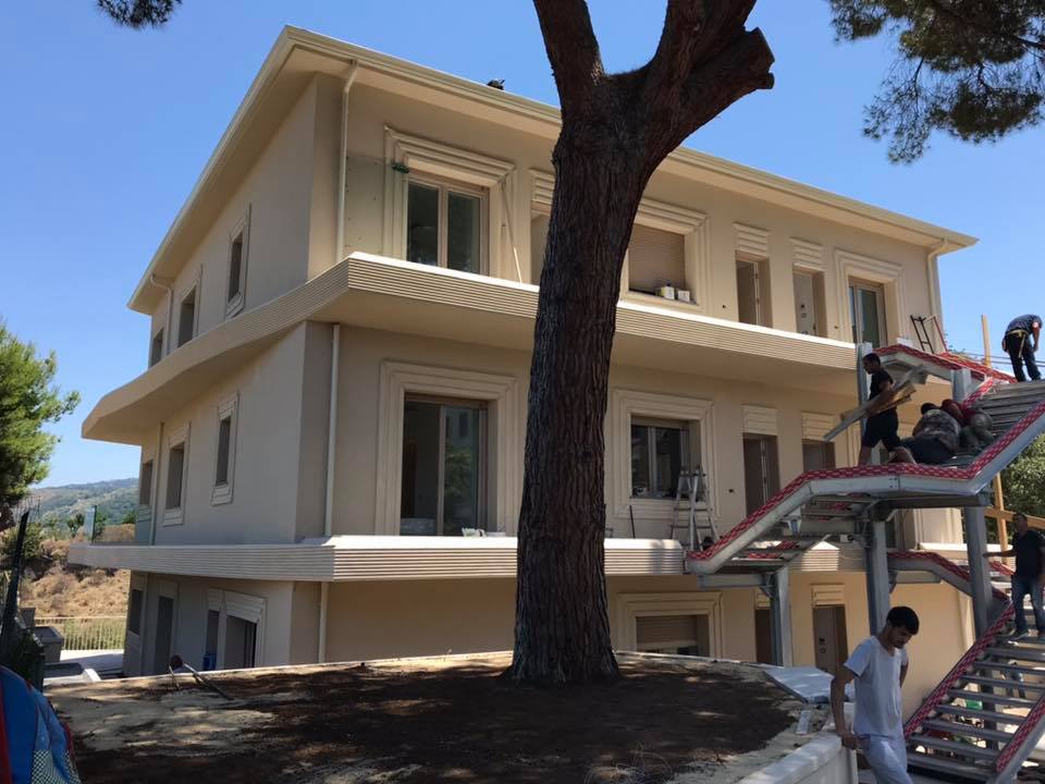 dipendenti dell'impresa durante una costruzione