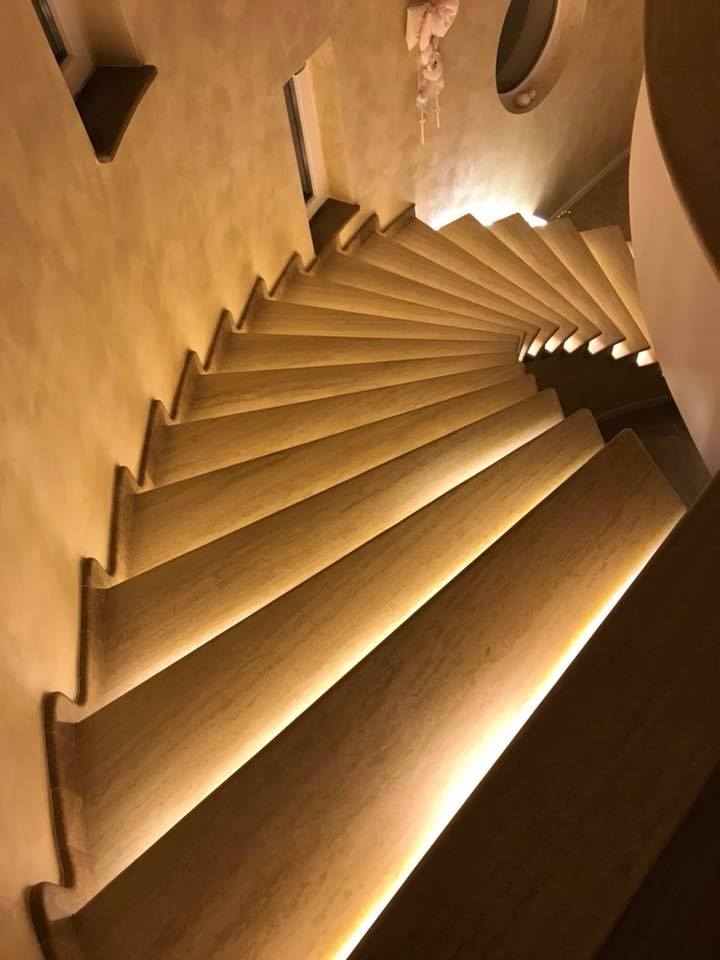 scala esterna illuminata