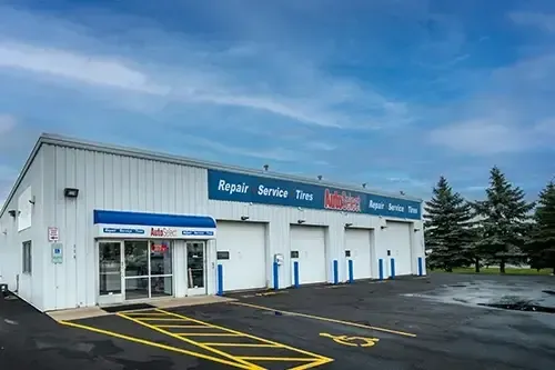 White building for AutoSelect at Neenah MI 