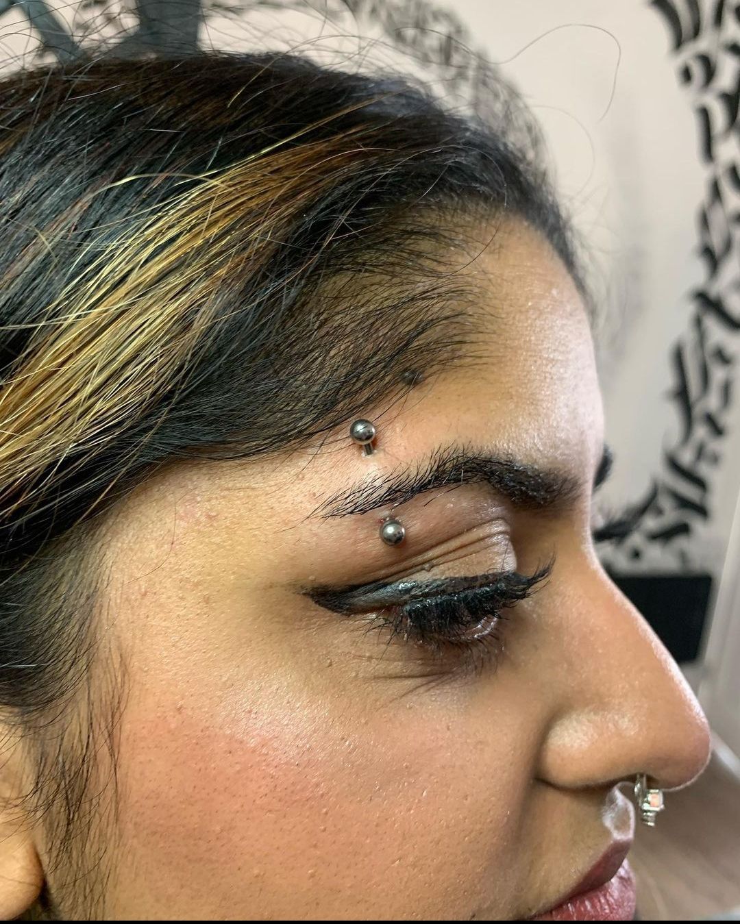 eyebrow piercing


