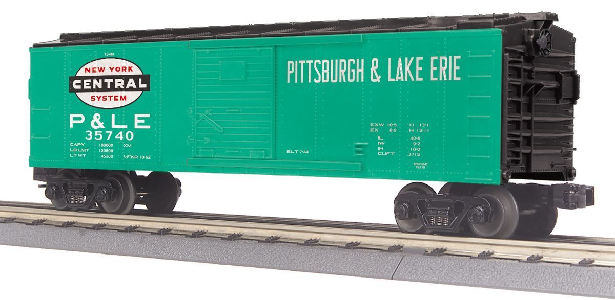 Green P&LE Pittsburgh & Lake Erie boxcar on railroad track model