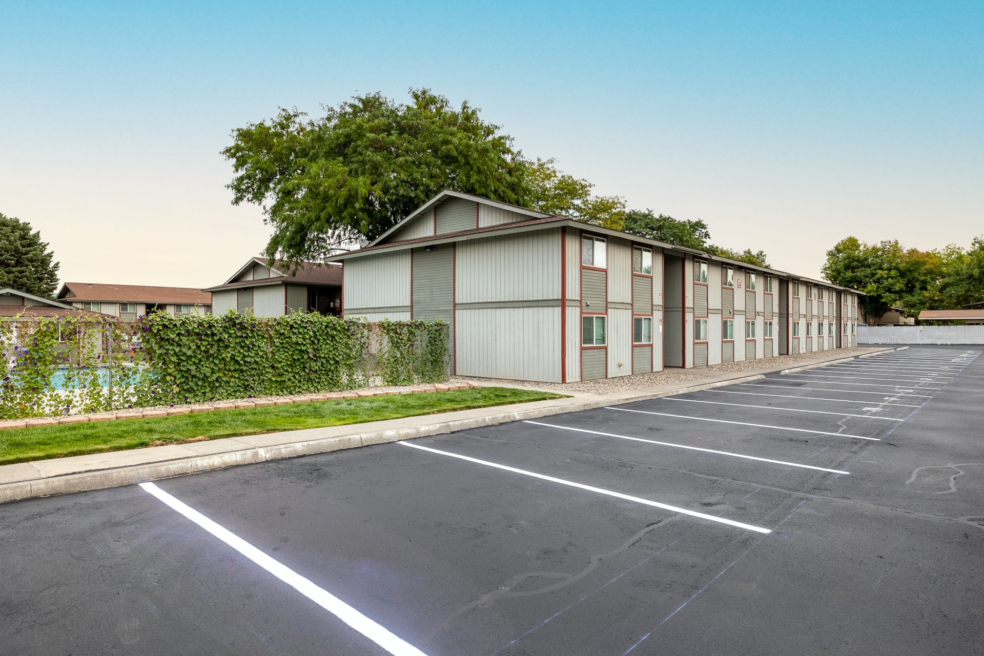 Irving Place Newly Renovated Kennewick, WA