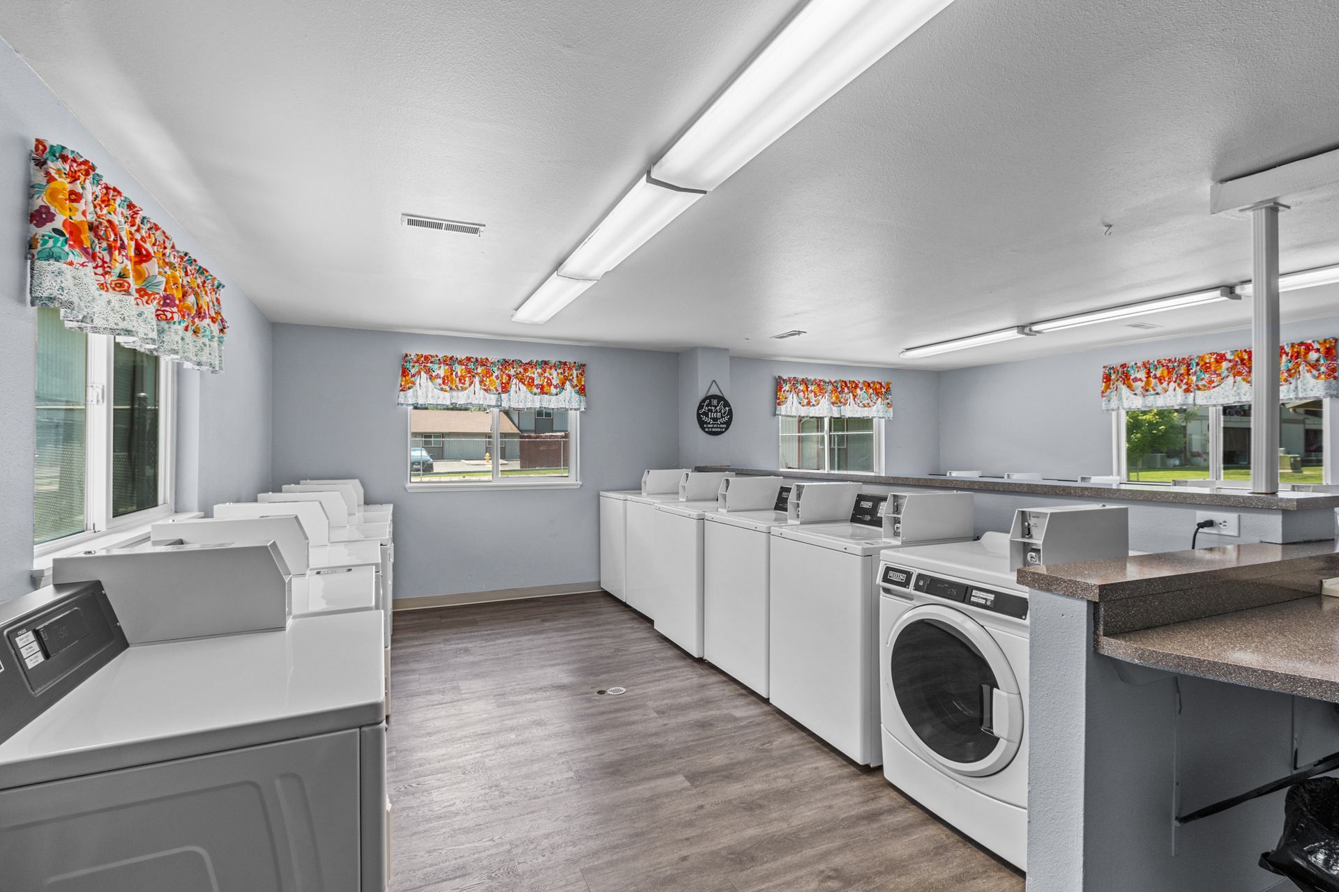 large laundry facility open 24 hrs