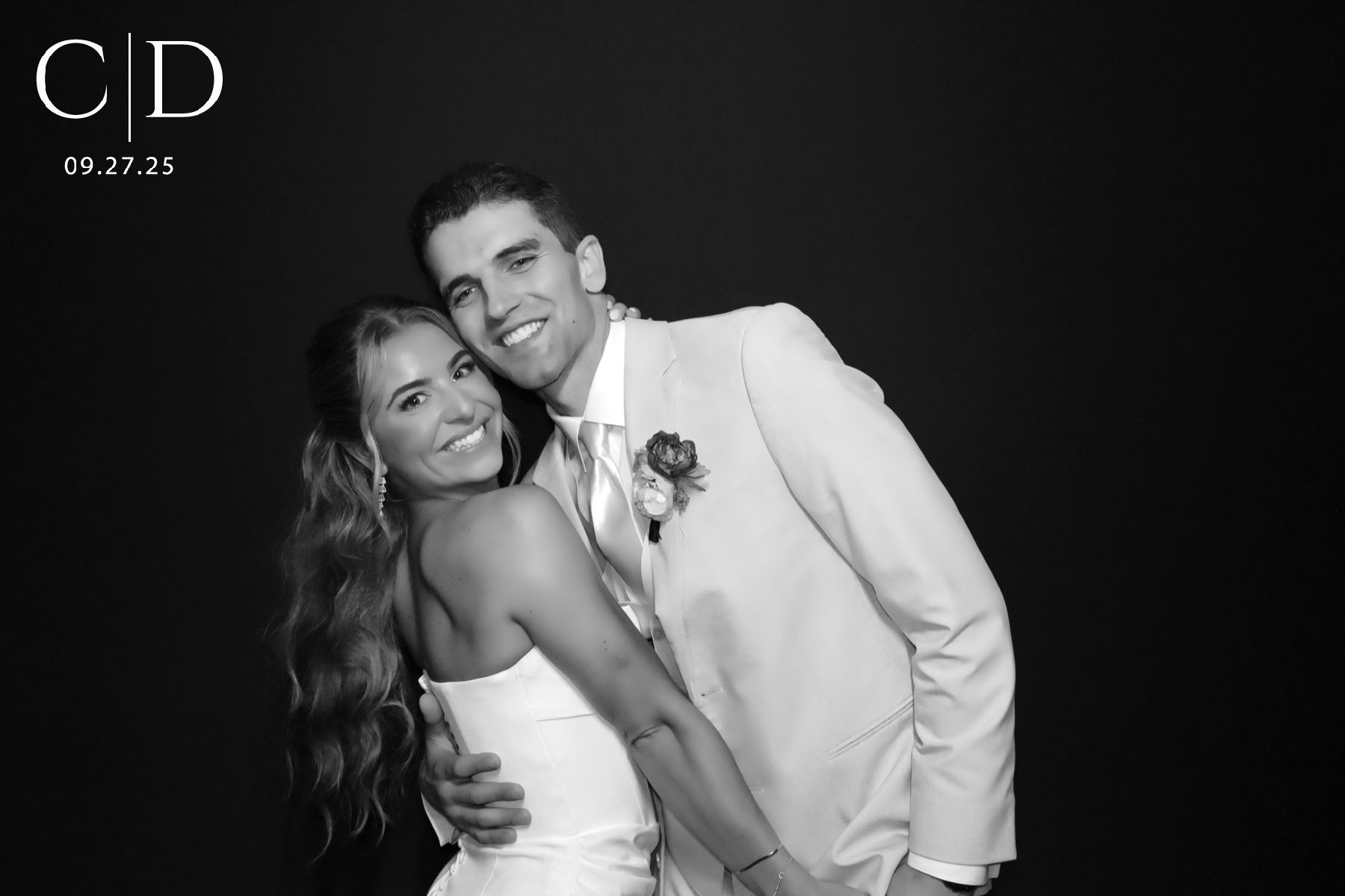 wedding glam photo booth rental at tyler gardens in newtown pa