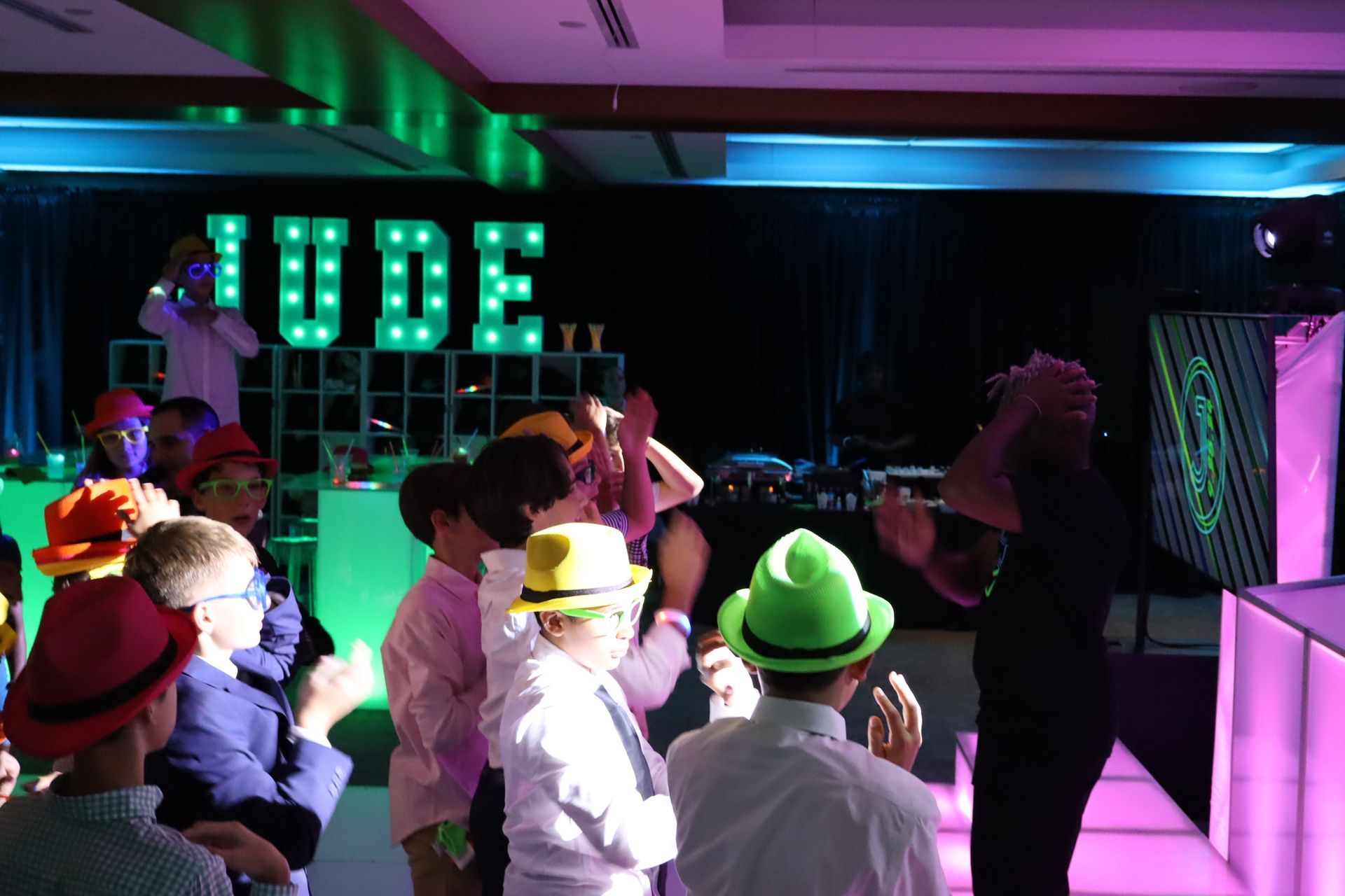 bar mitzvah entertainers at the inn at villanove