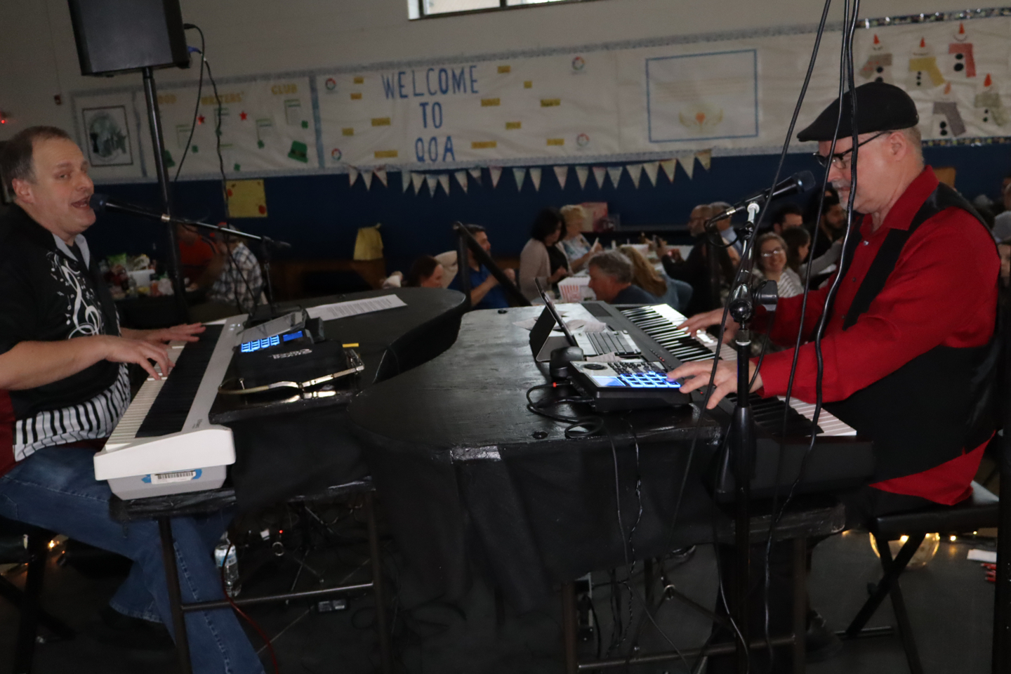 dueling pianos on stage in willow grove
