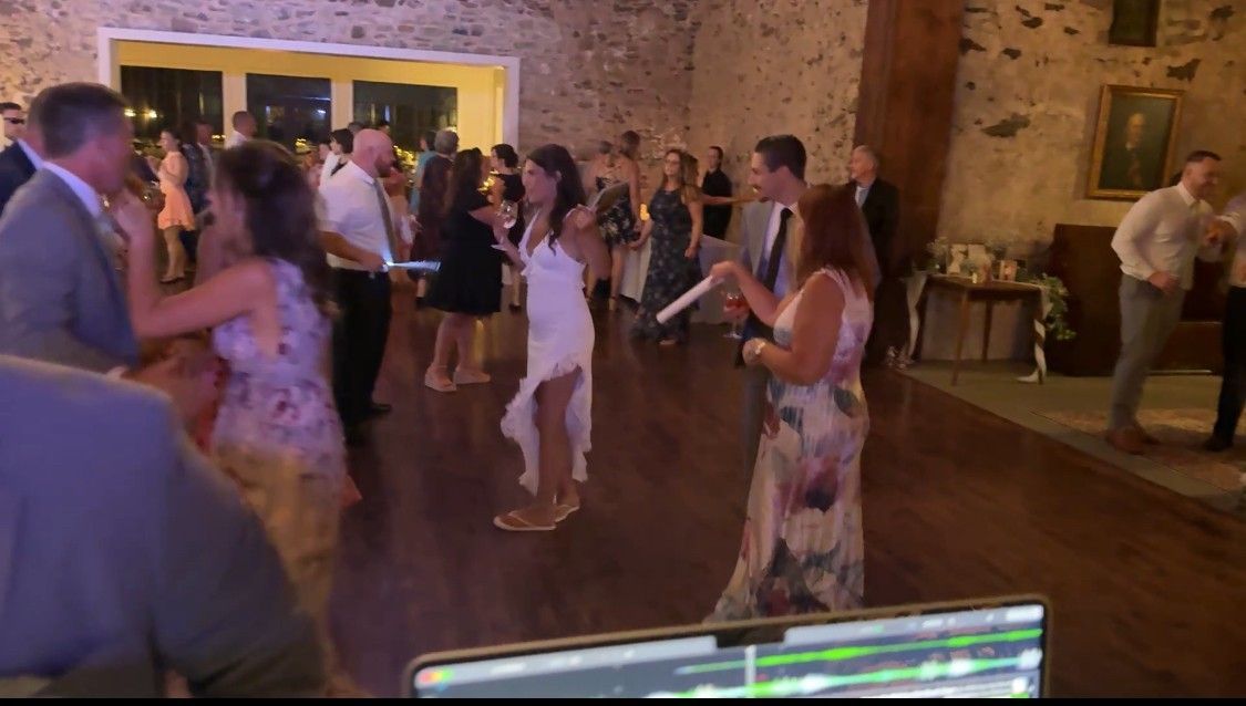 wedding dj dancefloor near peddler's village