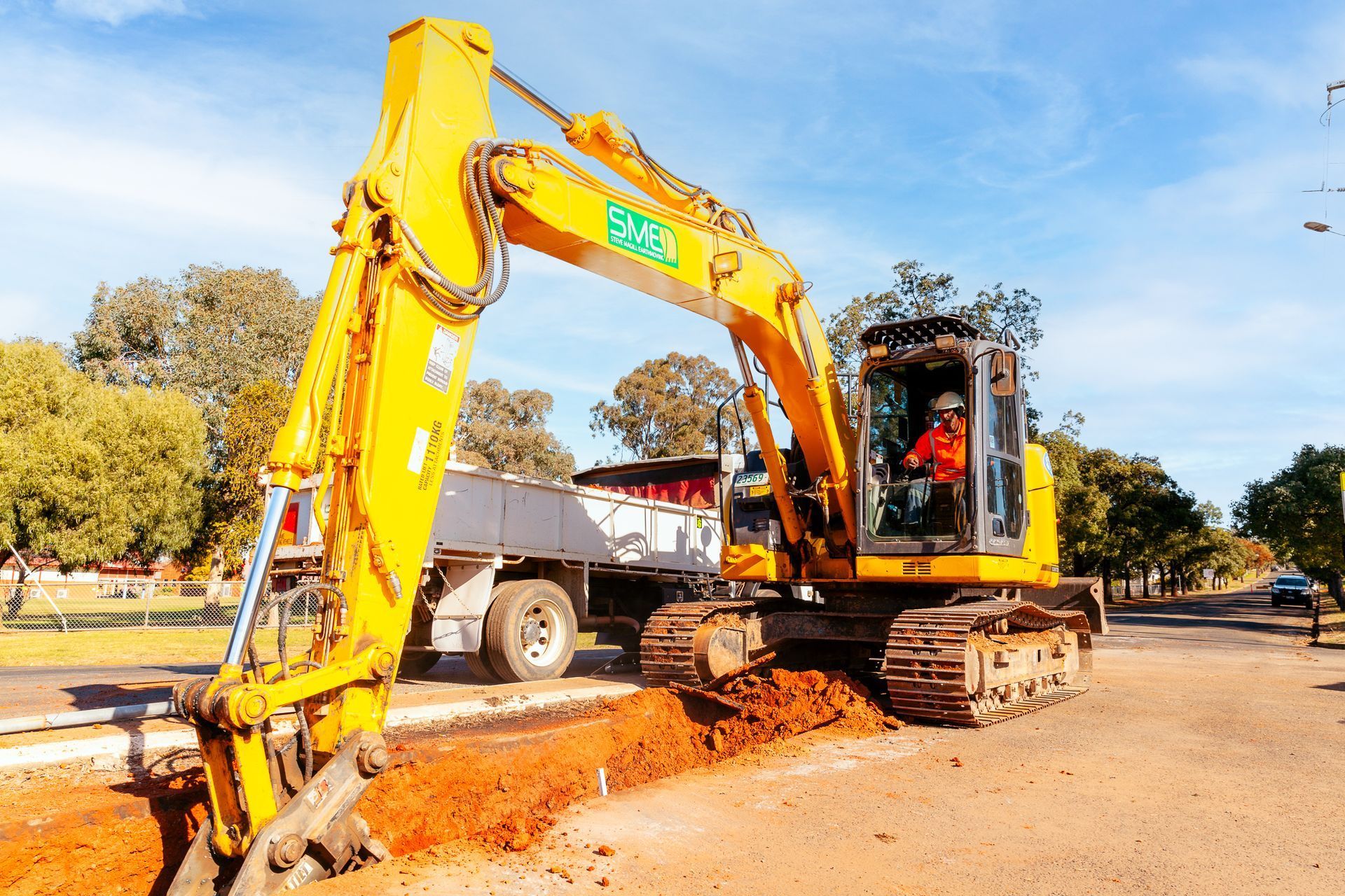 Steve Magill Earthmoving Workers — Parkes, NSW — Steve Magill Earthmoving