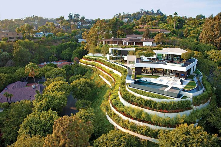 Luxury hillside home in Southern California with contemporary architecture and panoramic views