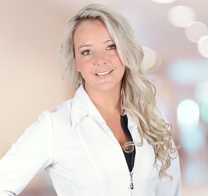 Dre Mélanie Cox