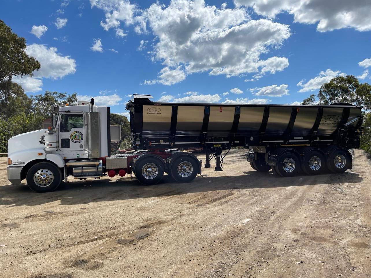 Huge truck on the sand | Toowoomba, QLD | Jasmond Transport