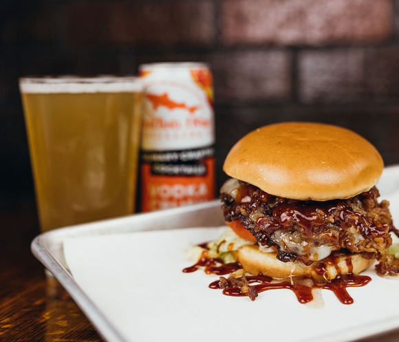 Duke’s on the Boulevard is bringing flavorful, exciting smash burgers, sandwiches, and sides to Jefferson City, MO