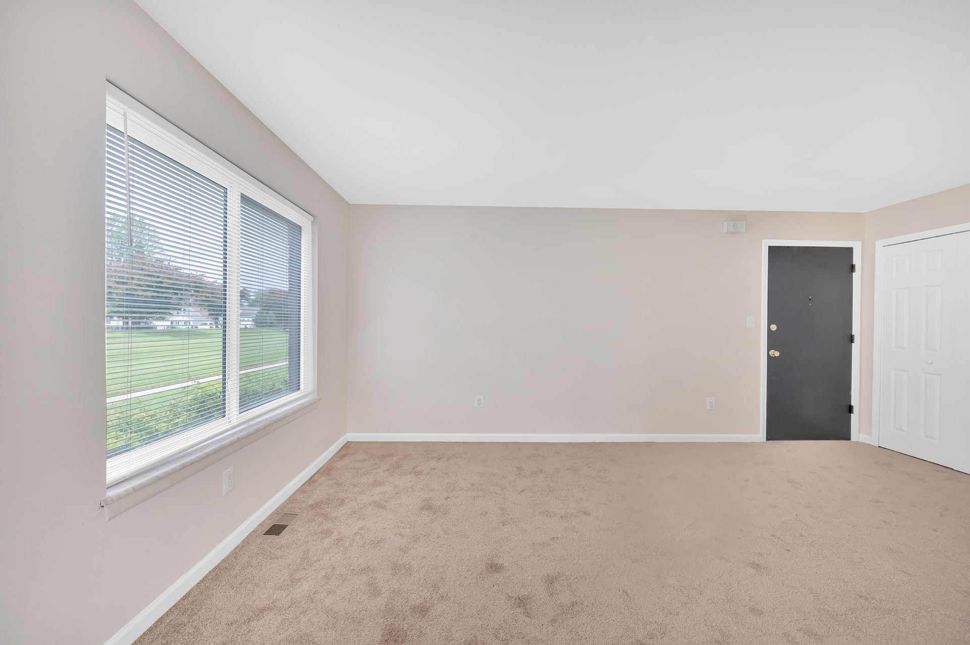 Park Layne 1 and 2 bedroom Warren apartments