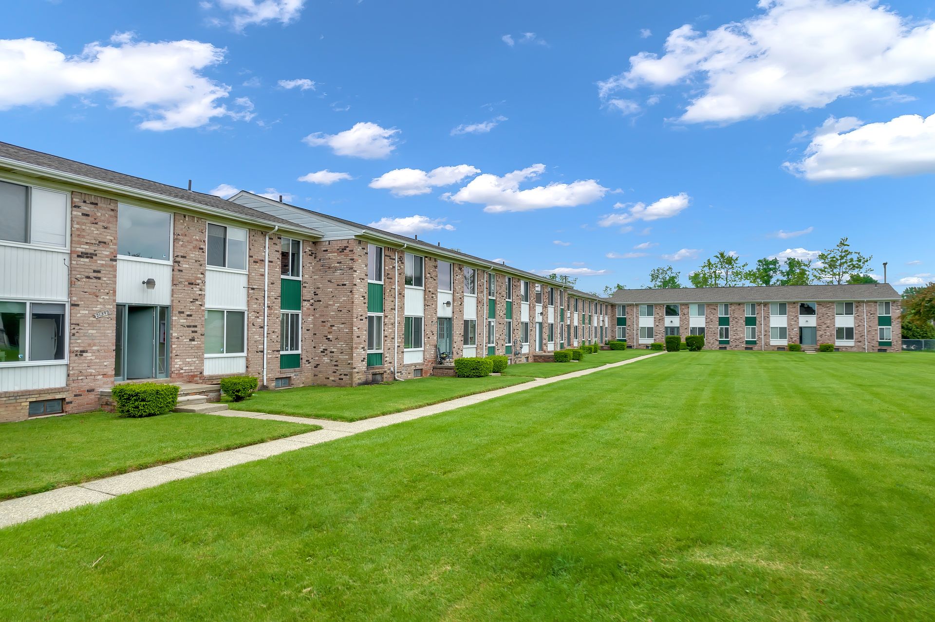 Park Layne 1 and 2 bedroom Warren apartments