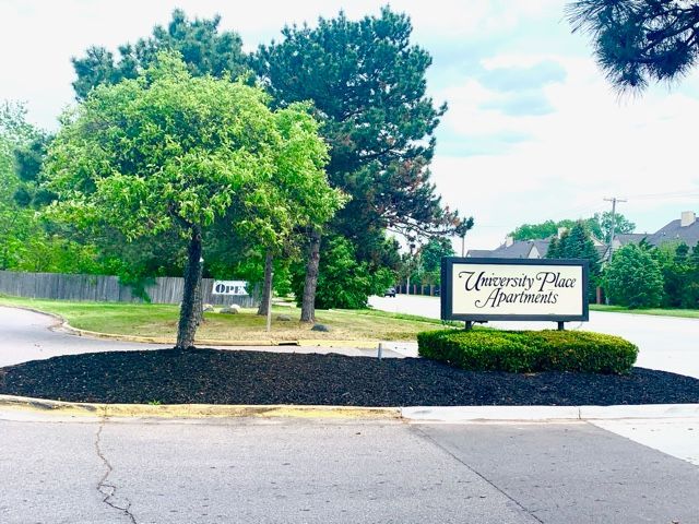 Entrance sign photo