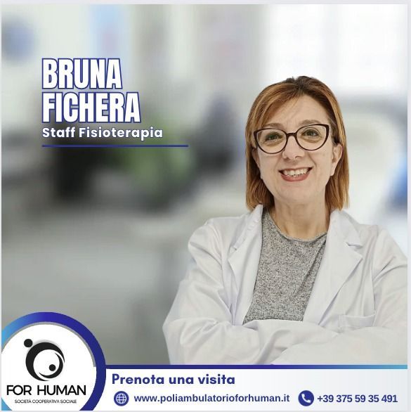 Bruna Fichera, Staff Fisioterapia, sorridente in camice bianco. Promuove una visita presso FOR HUMAN.