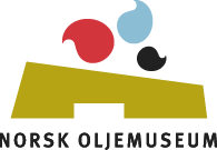 Logo for Norsk Oljemuseum: Gul vinklet figur under fargerike dråpeformer. Tekst under: «NORSK OLJEMUSEUM».