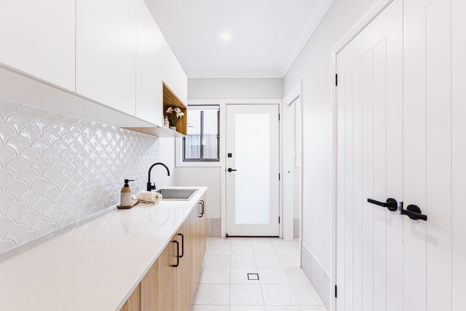 Clean Modern Kitchen — Stone Benchtops In Dubbo, NSW