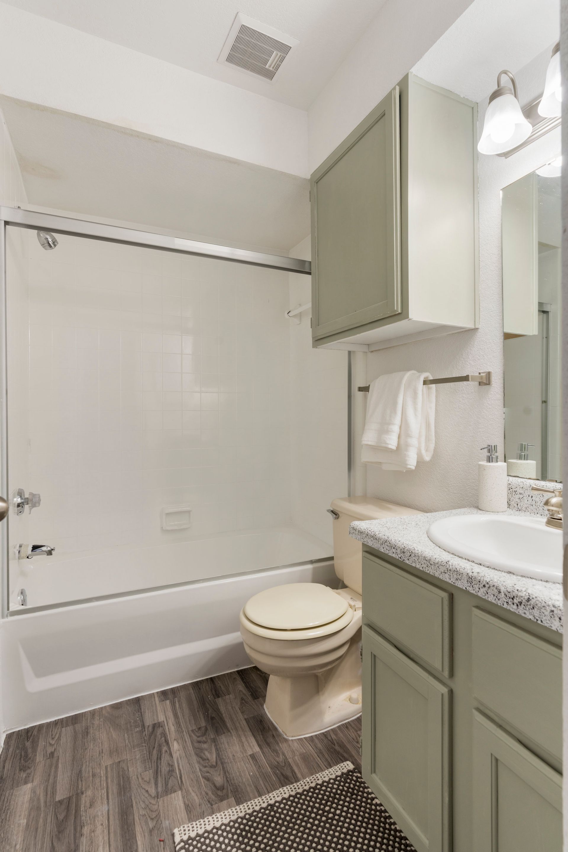 Hampton woods apartments bathroom sink 2