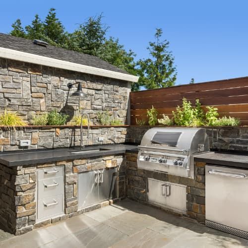 Outdoor Kitchen