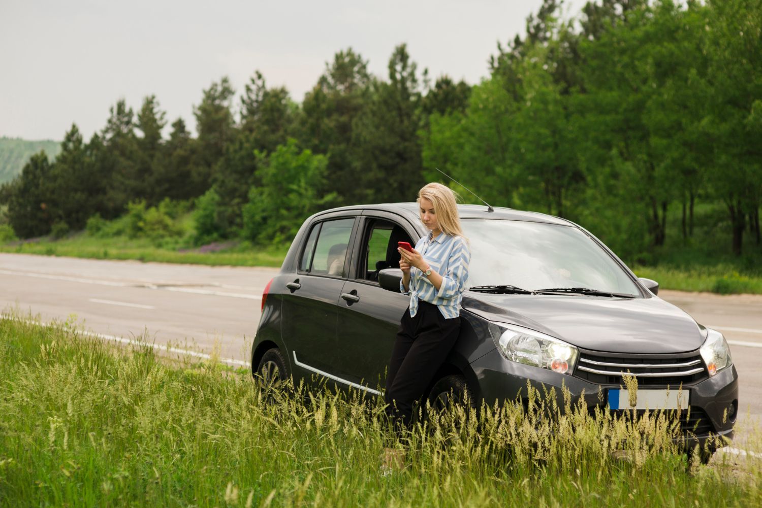 Auto accident attorney near me helping crash victim